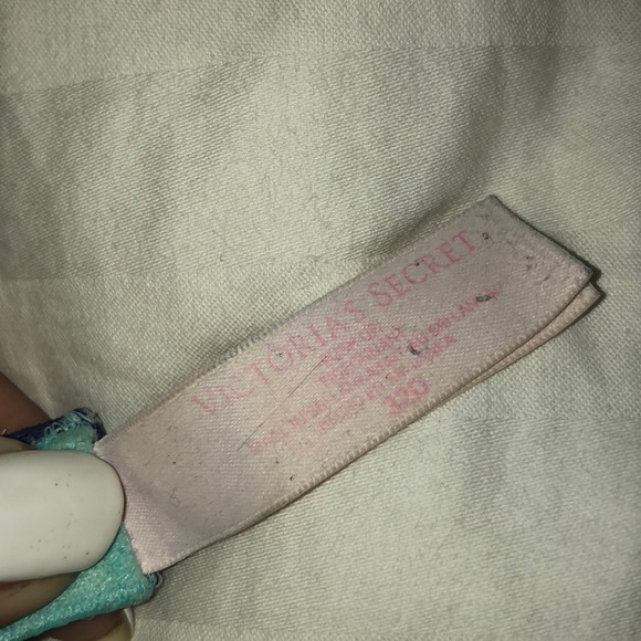 Victoria Secret Bra - Picture 4 of 6